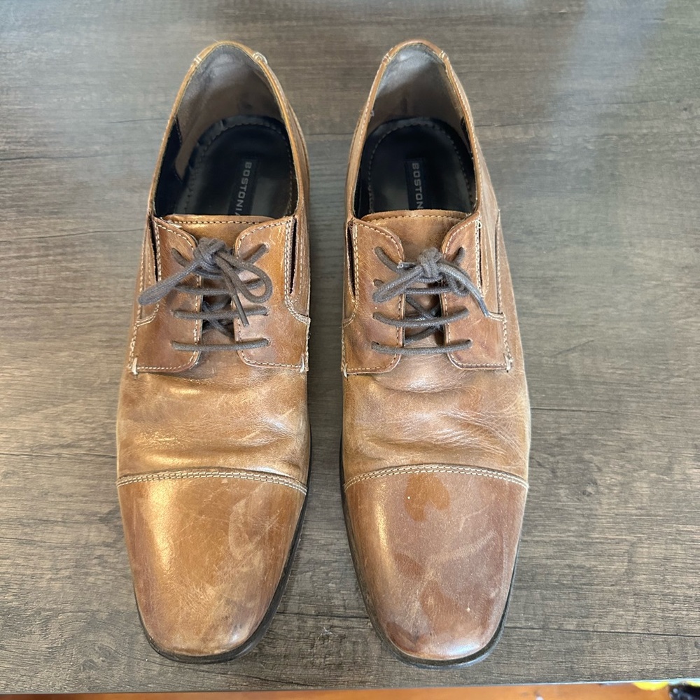 Men’s dress shoes